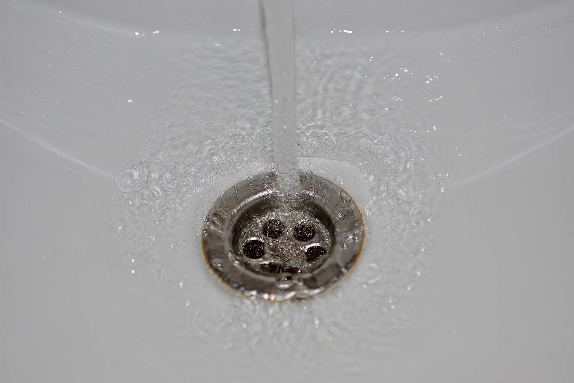 A2B Drains provides services to unblock blocked sinks and drains for properties in Long Eaton.